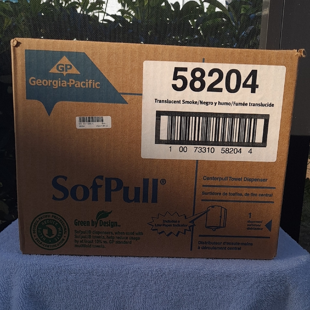 Georgia-Pacific SofPull Towel Dispenser